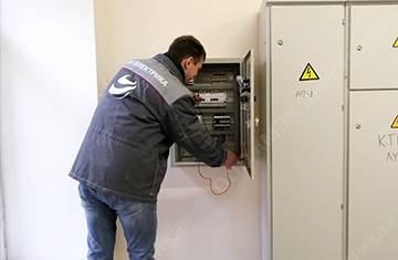 Монтаж архитектурно-художественной подсветки на корпуса Всероссийского государственного университета юстиции. Фото #5