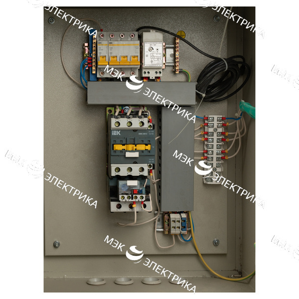 Ящик управления асинхронными двигателями Я5111-3674 IP31 40A (395х310х220)