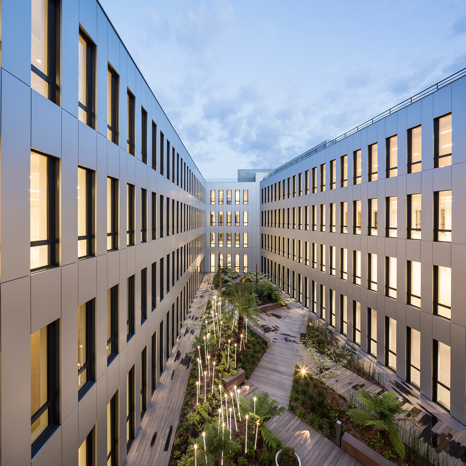 Декоративный светильник iGuzzini Typha Bollard Steel ADT0.713 (1000mm)