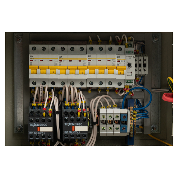 Щит автоматического переключения ЩАП 12 16А IP31 (350х250х170) Щит автоматического переключения ЩАП 12 16А IP31 (350х250х170)